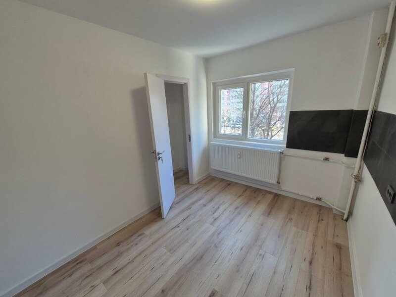 Mosilor, stradal, Eminescu, Titu Maiorescu, 6 minute metrou Obor