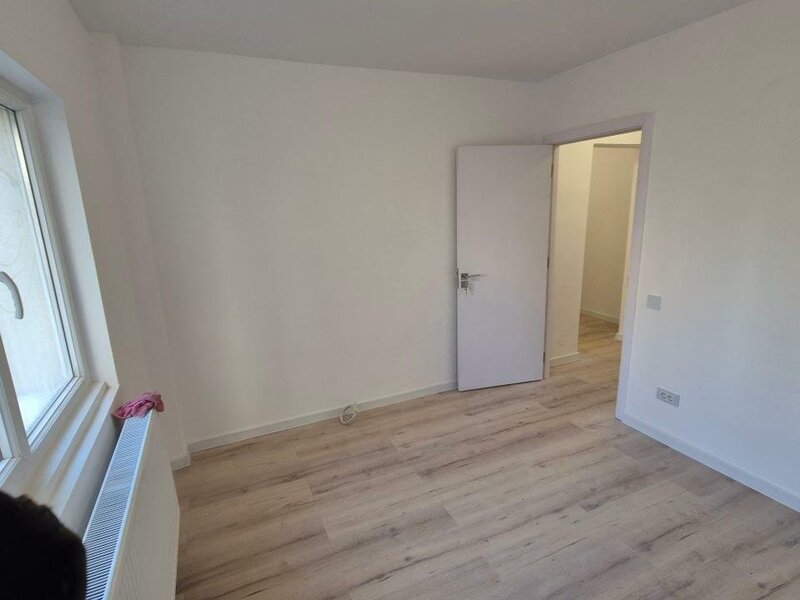 Mosilor, stradal, Eminescu, Titu Maiorescu, 6 minute metrou Obor