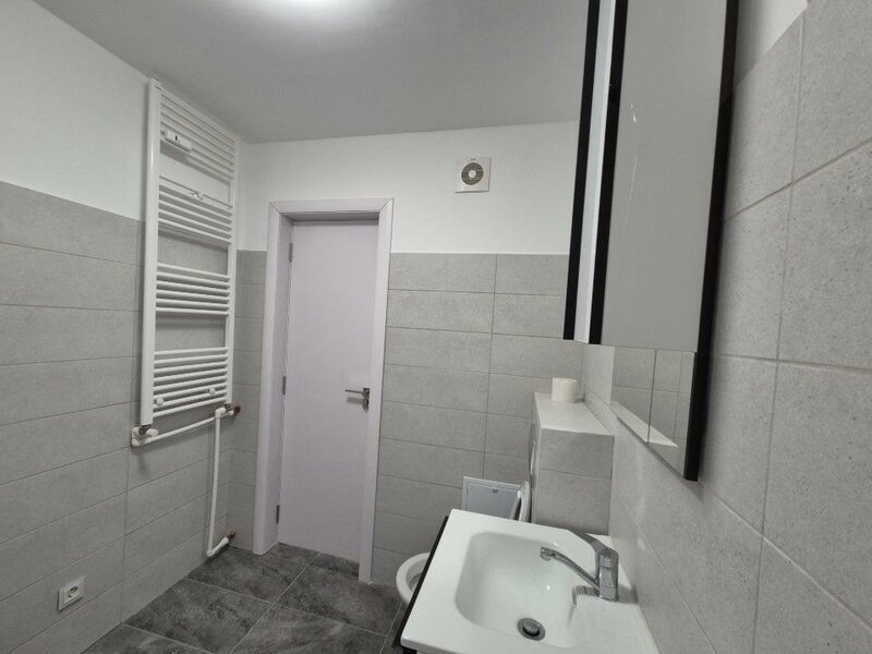 Mosilor, stradal, Eminescu, Titu Maiorescu, 6 minute metrou Obor